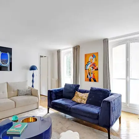 Champs-elysees For 6 Guests *