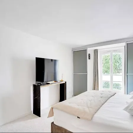 Apartament Champs-elysees For 6 Guests